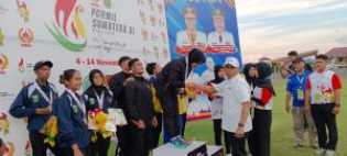 Porwil Sumatera XI Cabor Atletik, 12 Medali Diserahkan Ketua KONI Kampar