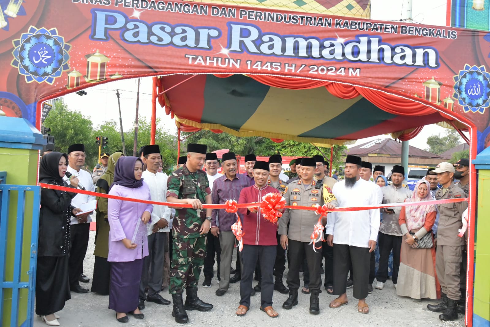 Dongkrak Perkembangan Ekonomi, Bupati Bengkalis Resmikan Pasar Ramadhan 1445 H