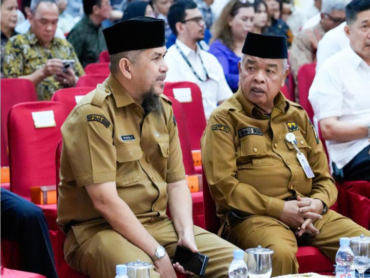 Pemerintah Kab. Kampar Hadiri Penyerahan Sertifikat Proper dan Penandatanganan Komitmen Optimalisasi Pajak Daerah