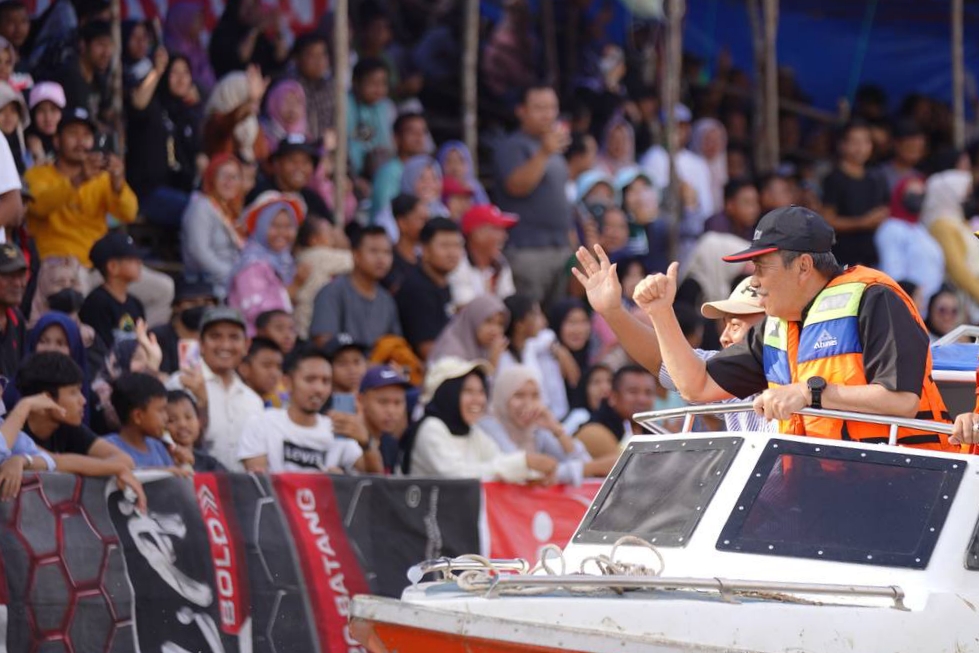 Pacu Jalur 2023 Resmi Ditutup, Gubernur Riau Syamsuar Berikan Bonus Untuk Sang Juara