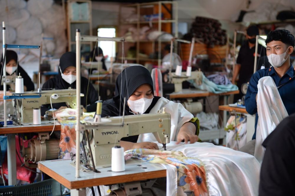 Peringatan HKG ke-53, TP PKK Riau Gelar Pelatihan Menjahit Asri Kamis, 15 Mei 2025 | 12:18:57 WIB 98