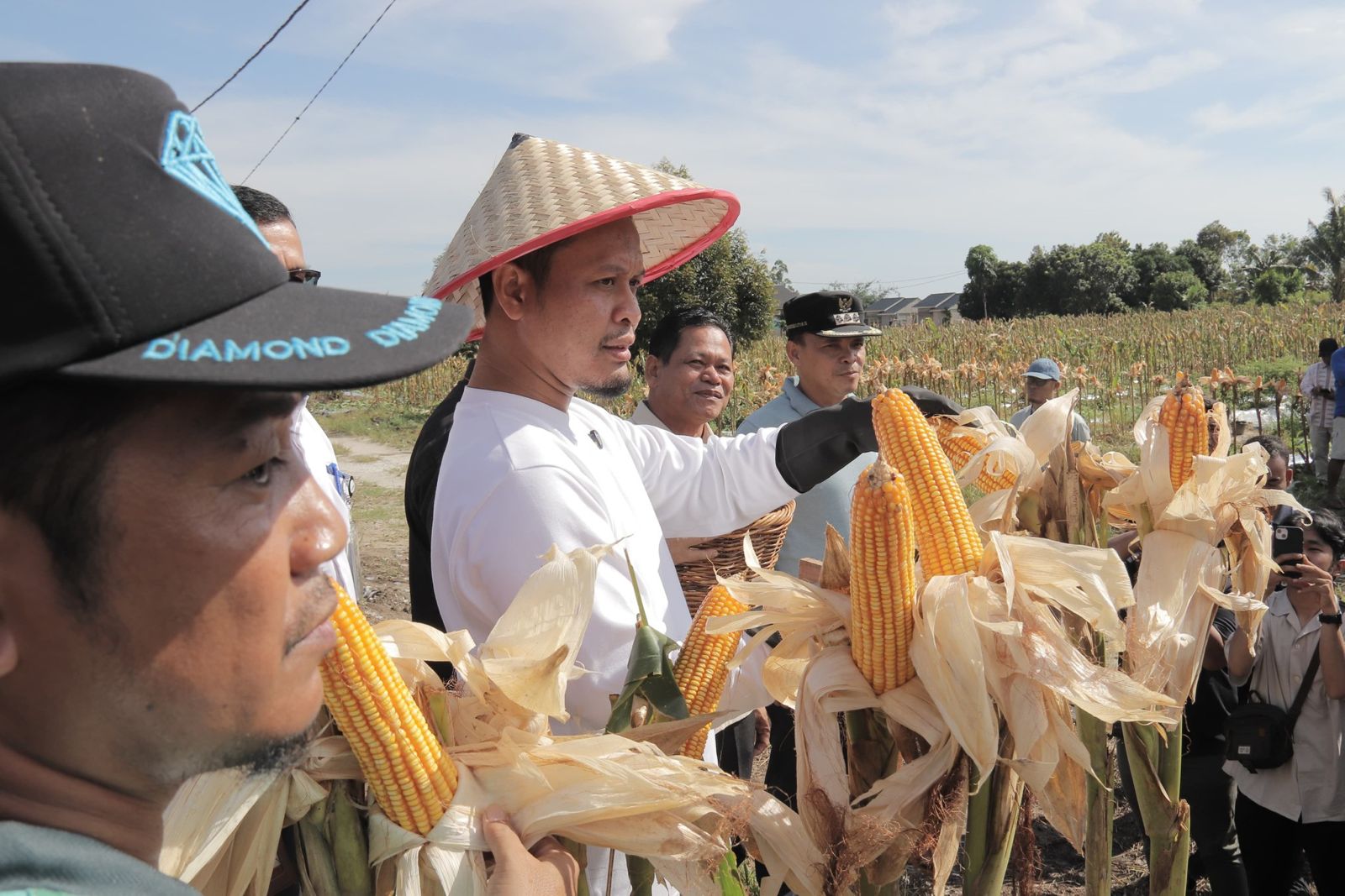 GEBRAKAN WALIKOTA PEKANBARU : MULAI DARI PENURUNAN PARKIR, PERSAMPAHAN, INFRASTRUKTUR DAN SOSIAL KEMASYARAKATAN