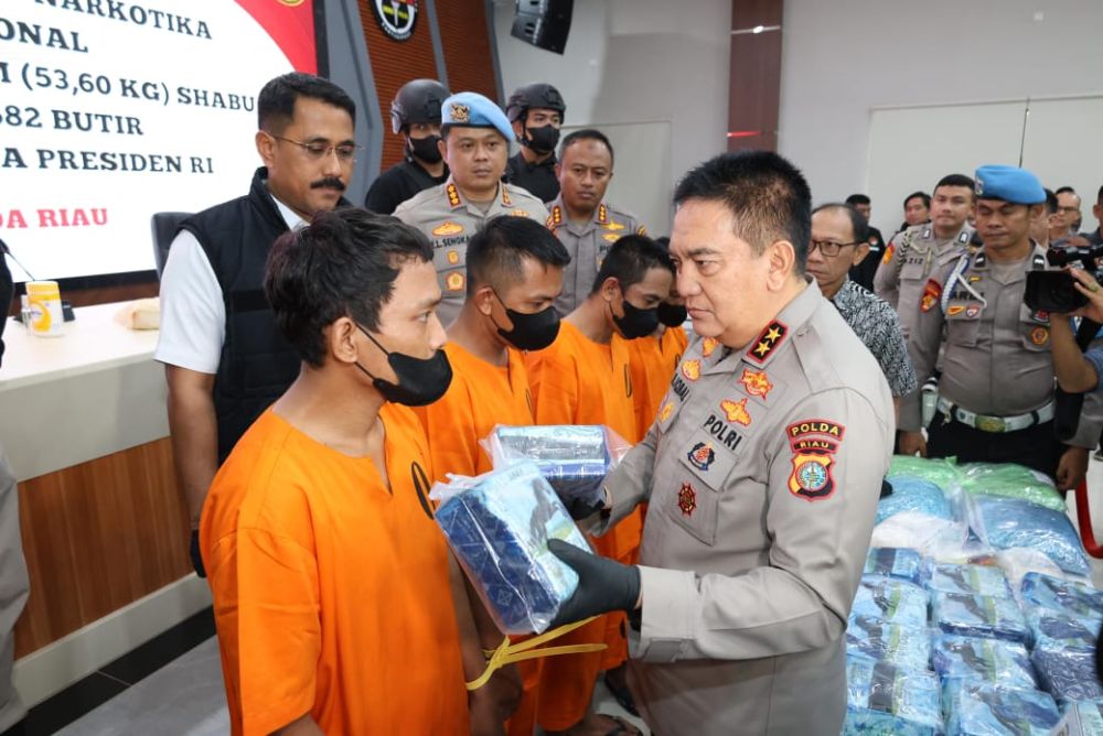 Polda Riau Sita 53,6 Kg Sabu dan 49.682 Butir Ekstasi dari Jaringan Internasional