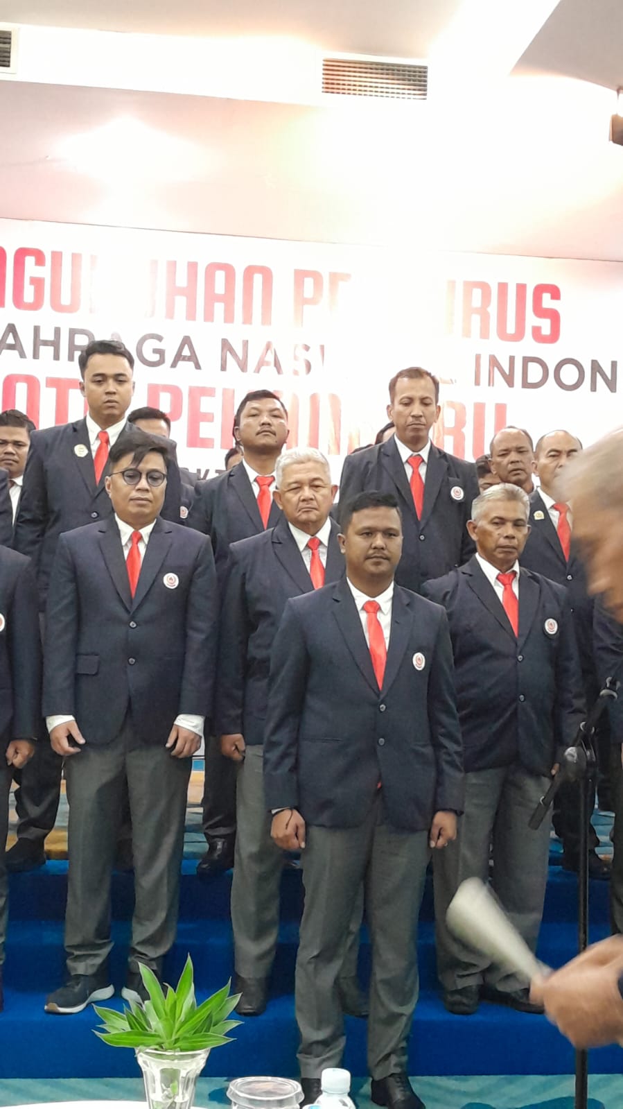 Resmi, Ketua Koni Riau Lantik Pengurus KONI Pekanbaru Periode 2022-2026