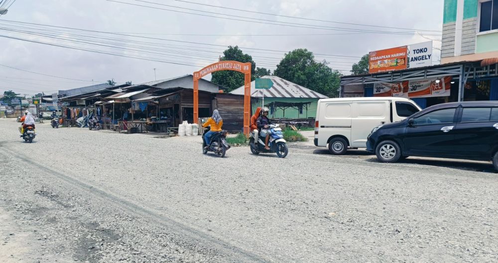 Pemprov Riau Perbaiki Jalan Suka Karya yang Rusak Parah, Warga Tarai : Terima Kasih Pak Pj Gubernur