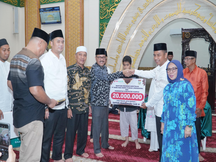 Bupati Kampar Ahmad Yuzar Boyong Wakil Bupati dan Sekda Kampar Pada Safari Ramadhan dan Peringatan Malam Nuzulul Quran di Masjid Raya Teratak Buluh