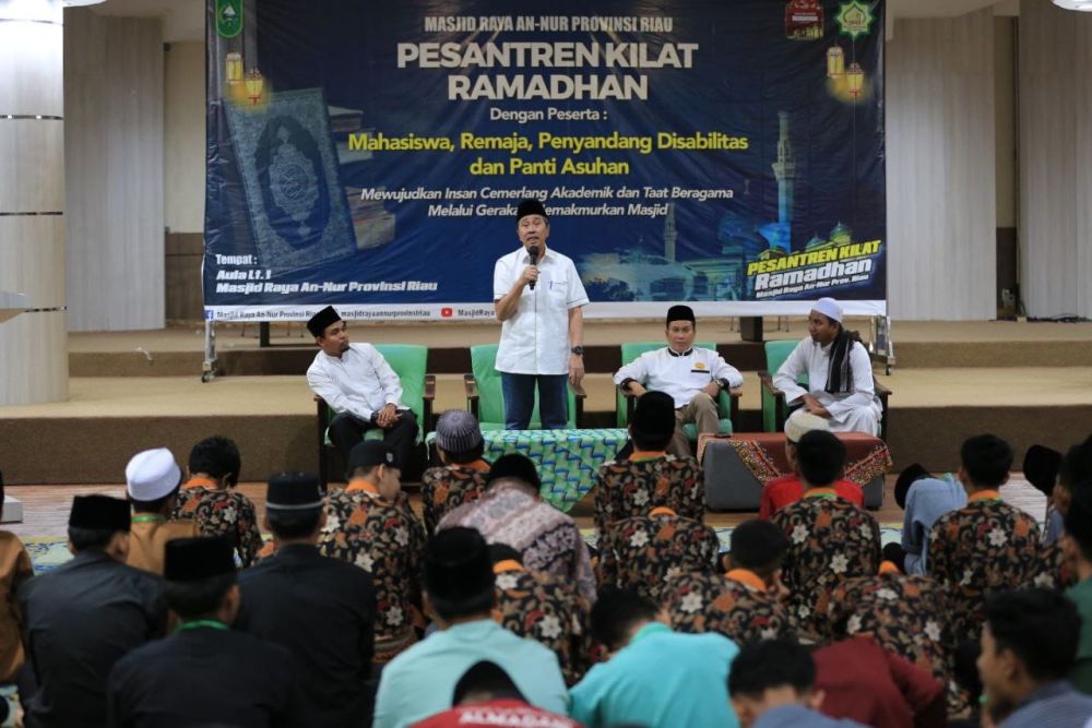 Gubernur Riau Apresiasi Pesantren Kilat Ramadan Masjid Raya An-Nur
