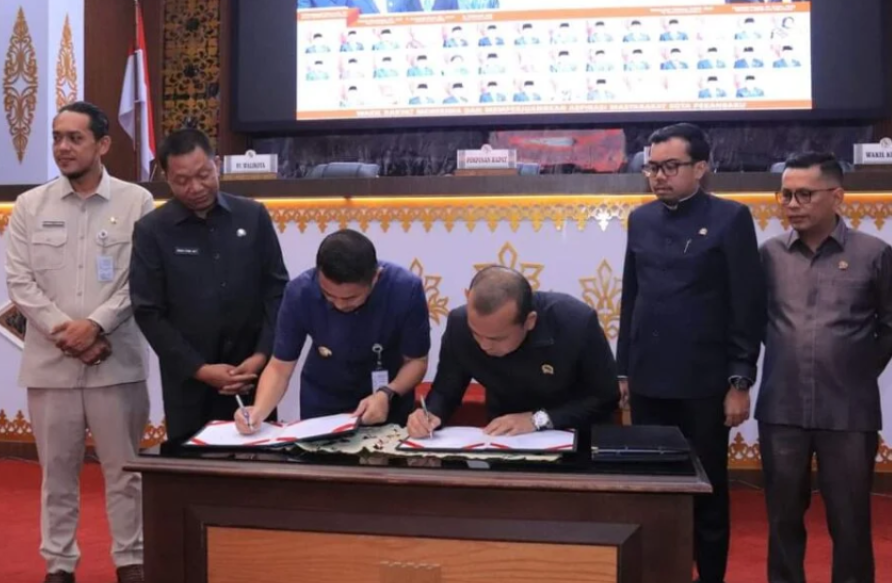 DPRD Kota Pekanbaru Paripurna Laporan Banggar Terhadap Ranperda APBD-P 2024 dan APBD 2025