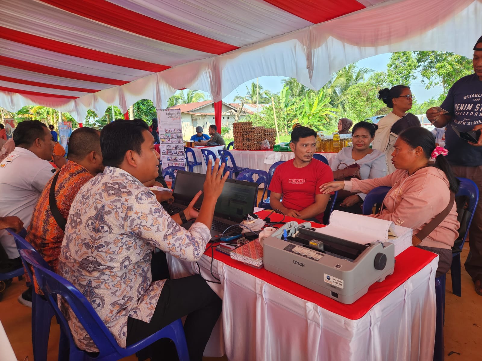 Warga Palas Nikmati Layanan LOMAK Rumbai, Camat Rumbai: Kedepan Program akan Ditingkatkan