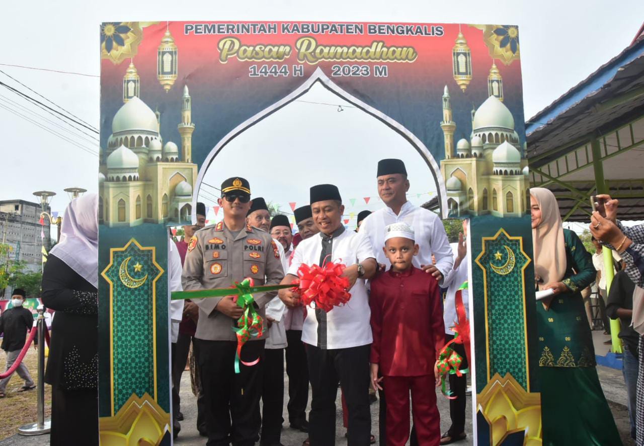 Wabup Buka Pasar Ramadhan 1444 di Kawasan Sungai Bengkel