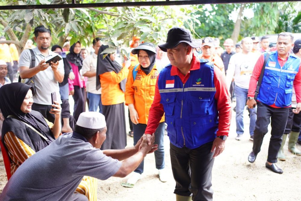 Warga Tersanjung, Gubri Edy datangi Korban Banjir di Desa Pekan Tebih Rohul