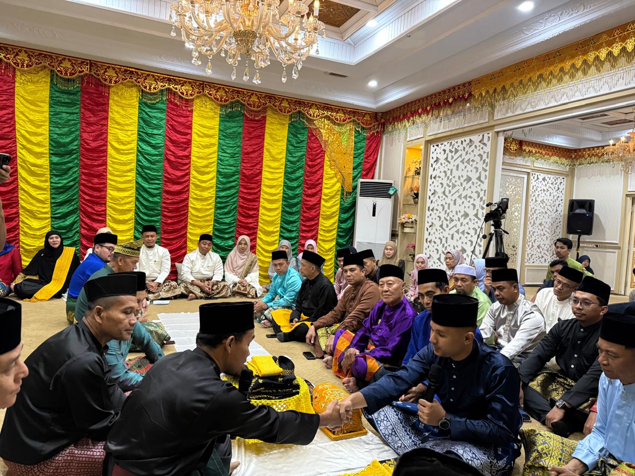 Wako Agung Terima Lamaran LAMR Pekanbaru untuk Penabalan Gelar Datuk Bandar Setia Amanah