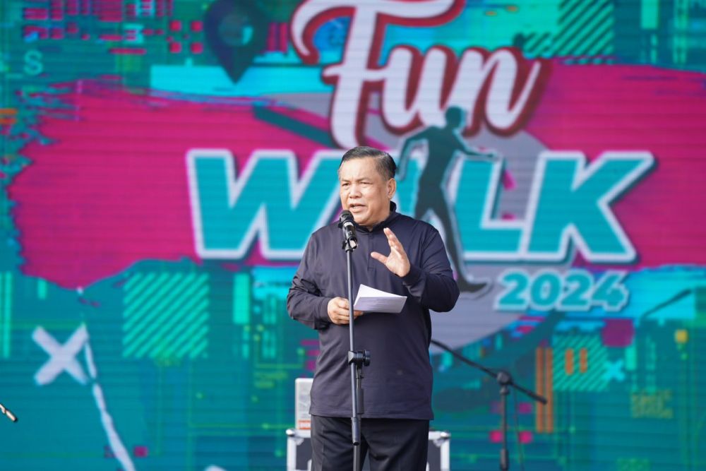 Hadir di Puncak Fun Walk HUT Ke-26 RS Awal Bros, Ini Harapan Sekdaprov Riau SF Hariyanto