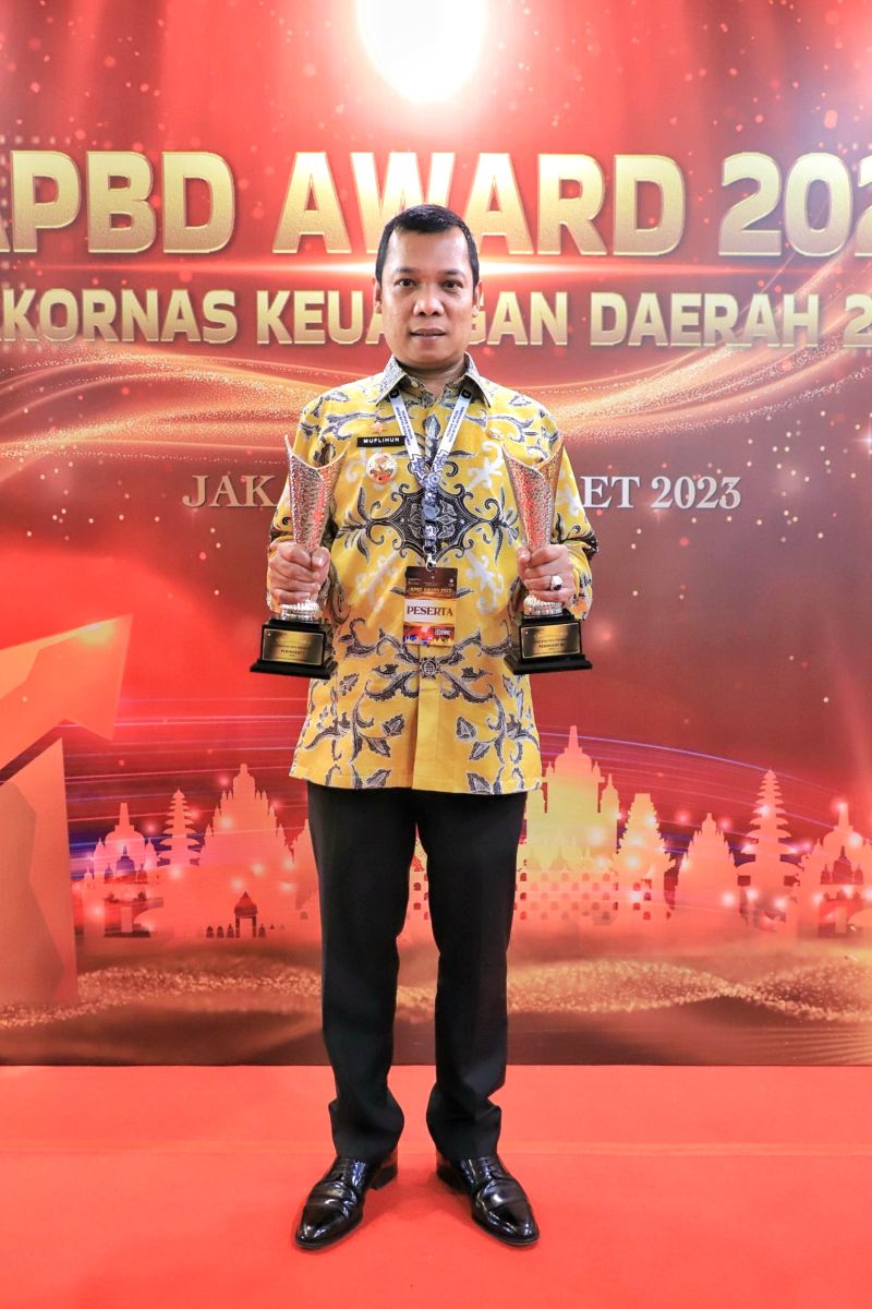 Pemko Pekanbaru Raih Penghargaan Realisasi APBD dan Peningkatan PAD dari Kemendagri