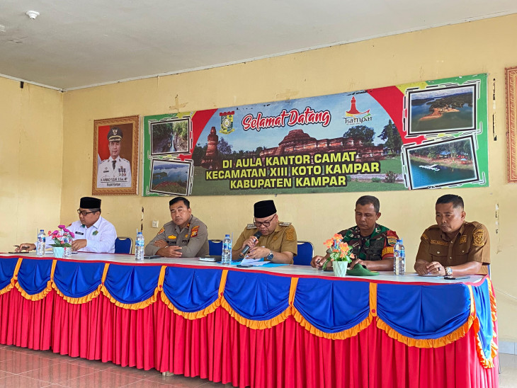 Sesuai Arahan Bupati Kampar, Plt.Kadiskominfo Kampar Himbau Seluruh Desa Dapat Semarakkan dan Menyukseskan HUT Riau ke 68 Dan HUT RI ke 80 Tahun 2025