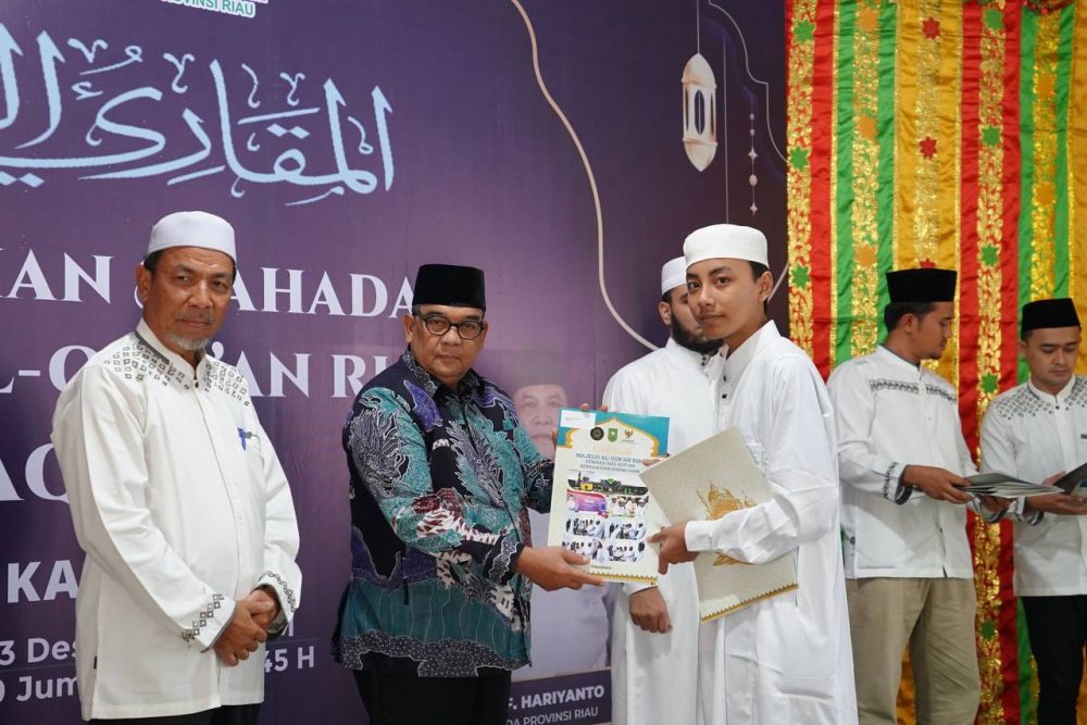 Tangis Haru Gubri Edy Nasution Saksikan Wisuda Maqari Angkatan Ke-2
