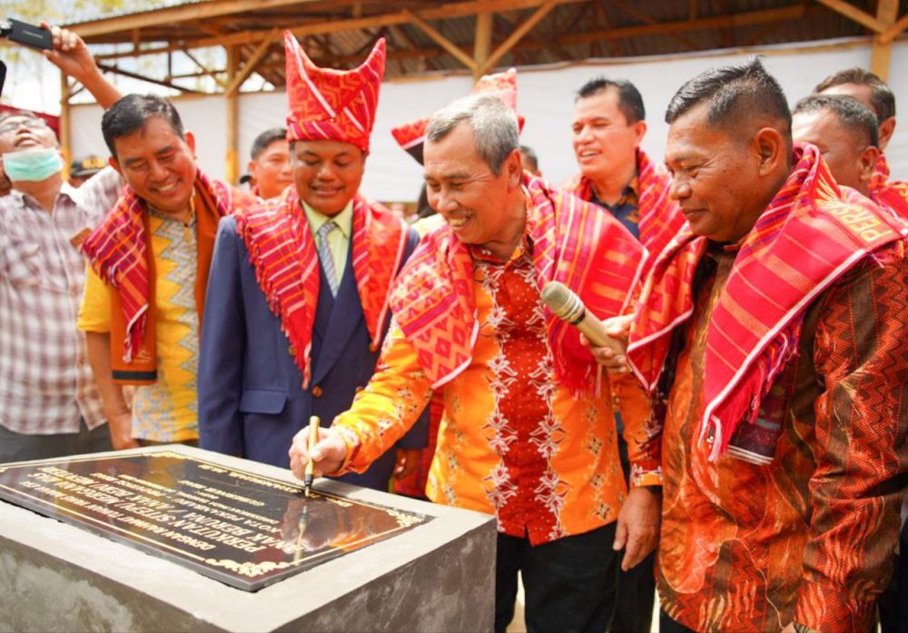 Gubri Syamsuar Meresmikan Perkutaan Sitepu