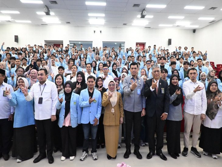 Wabup Kampar Hadiri Pelepasan Mahasiswa Fakultas Hukum Universitas Riau Berdampak Tahun 2026