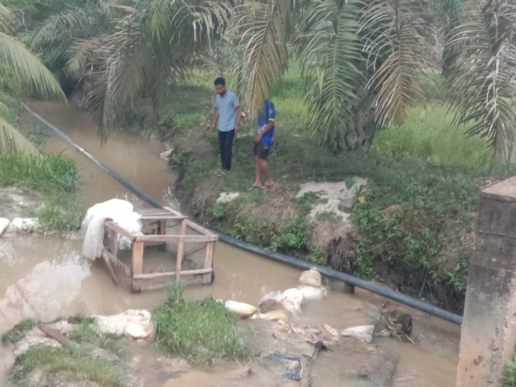 Diduga ada permainan antara dinas DLHK INHU dan PT. SSS(Sanling Sawit Sejahtera) ketua FPMPH-R Angki Mei Putra, SH desak DLHK Riau ambil alih kasus ini