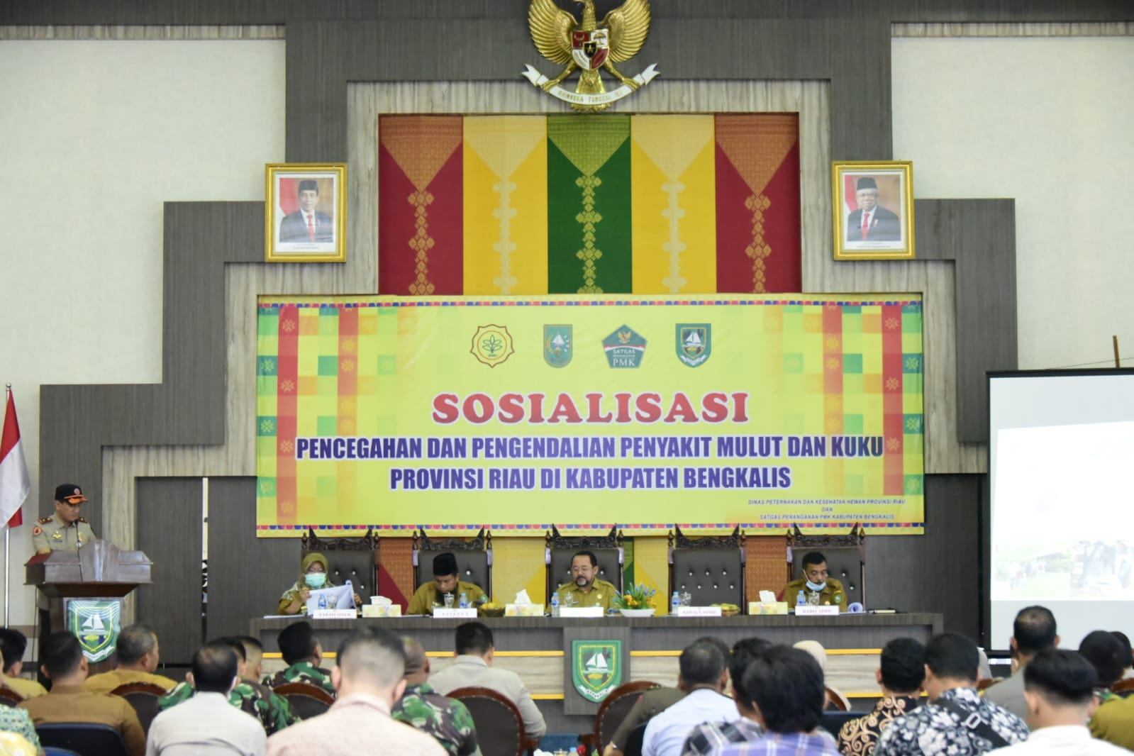 Percepatan Pemberantasan PMK Bupati Kasmarni Minta Perkuat Komunikasi, Koordinasi dan Kolaborasi Lintas Sektor