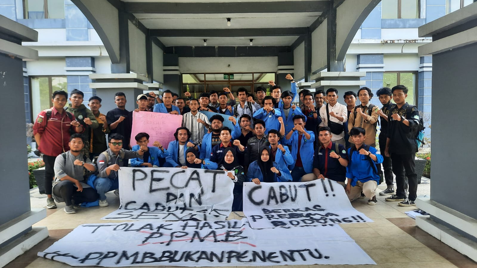 Mahasiswa UIN Suska Riau Demo Terkait Kinerja WR III